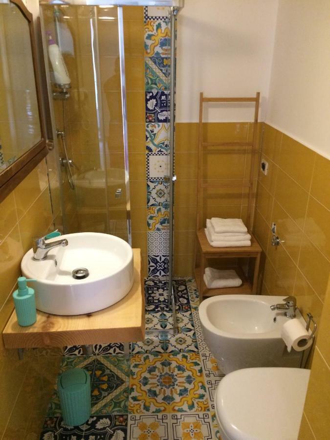 La Casa Di Hoby Lägenhet Neapel Exteriör bild